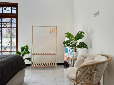 Ijen Vibe’s Inn Hotels in Kebalenan