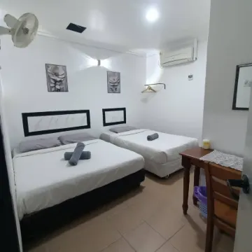 CONFIDENCE MOTEL Hotels in 