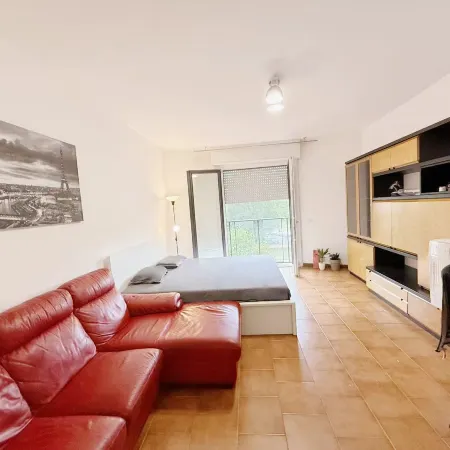 Loquat Tree B&B (stazione MRT Ponale) Hotels in Milan