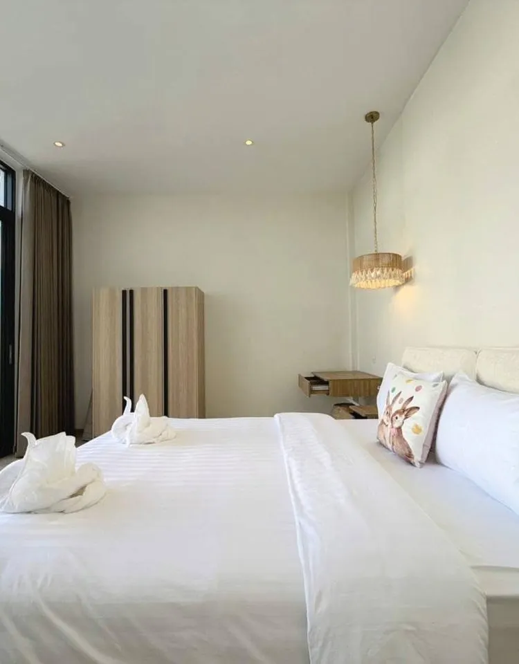 วิลลาริมสระแบบสี่ห้องนอน