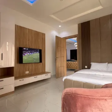 Mauxworth Homes and Apartments