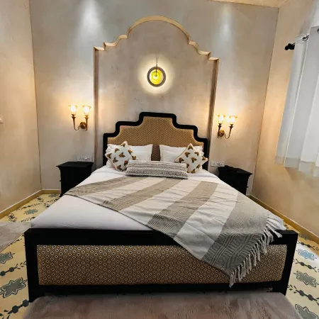 SADRI HAVELI - Heritage Stay by the Lake