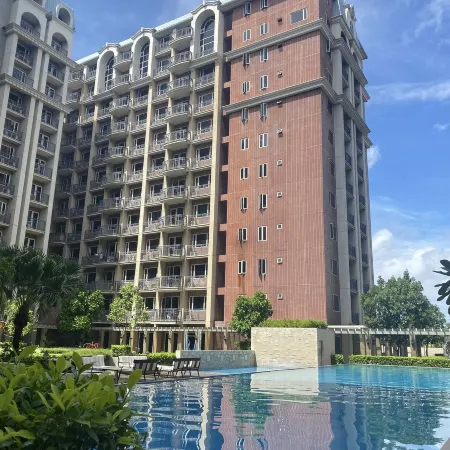 Extremeli Suites - Monarch