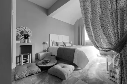 Santorini Roses Suites