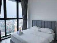 Urban Suites TWO or THREE bedroom by Annesui Cottage Hotels in Jelutong