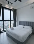 Urban Suites TWO or THREE bedroom by Annesui Cottage