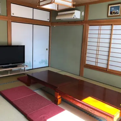 珊瑚ハウス 日蓮寺周辺のホテル