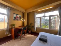 Sunny Side Up top-floor apartment - Apartment
