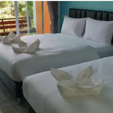 Thipburee Riverside Hotel