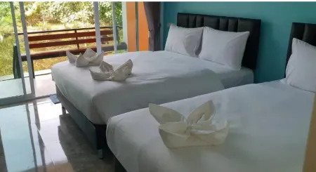 Thipburee Riverside Hotel