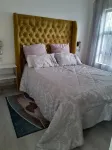 Transit Haven: 2-Bed Retreat
