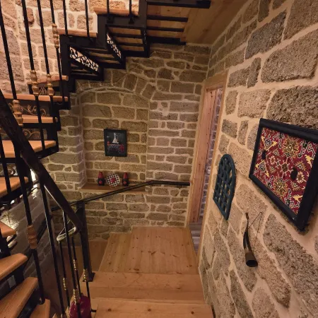 Old Rooms Hotel