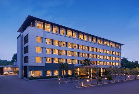 Hotel Santika Lahat Отели в г. Лахат