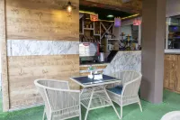 Divine Kathmandu Hotel - Bares