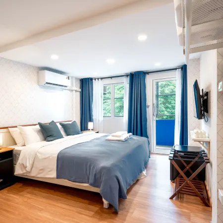 Blue House 191 Hometel Отели рядом с достопримечательностью «Станция метро Surasak»
