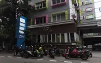 True Blue Bunga Bunga Hotel Pasar Baru Jakarta Hotel dekat Taman Lapangan Banteng