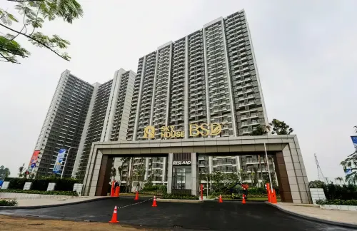 Sky House BSD by Emily in Town - Airport Shuttle