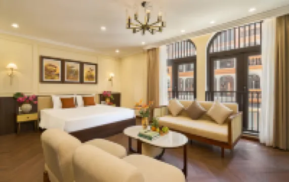 Lumiere Boutique Vy Da