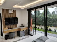 Moya Villa dan Resto
