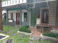 Kost Exclusive Omah Sinten Palagan - parkir