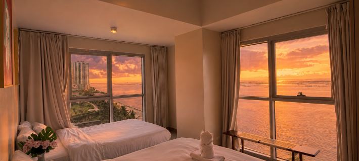 Modern Boutique Seaview Sunset 1BR with 2 Infinity Pools Next to Okada Airports MOA Hotels in Paranaque