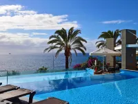 Pestana Promenade Ocean Resort Hotel Hotels near Gomes' Pools