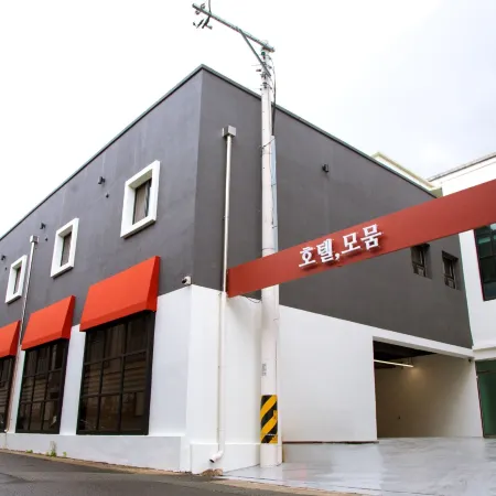 HOTEL MOMUM