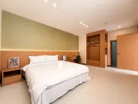 Eden mango hotel - parking