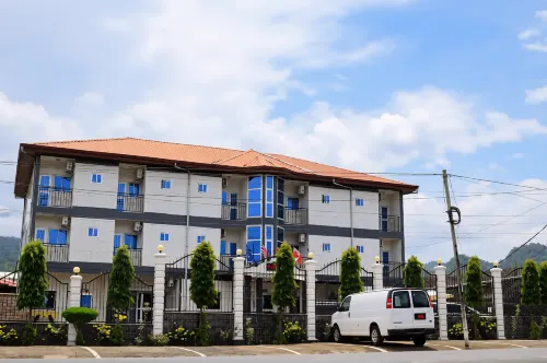 Hotel Omnisport Limbe - Bãi đậu xe