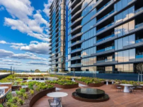 Modern Luxury 2B2B Sky Garden SmartTV Hotels in Glen Waverley
