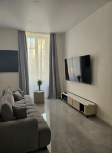 110m2 3bd Luxury last Paganini apt in Old Nice