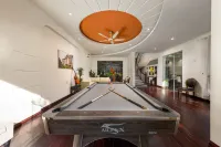 1000m2 Private Villa 32 An Duong Tay Ho