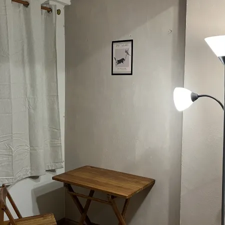 QueenBed, near city ,28 sq.m., near bus stn. Отели рядом с достопримечательностью «Академия Dara»