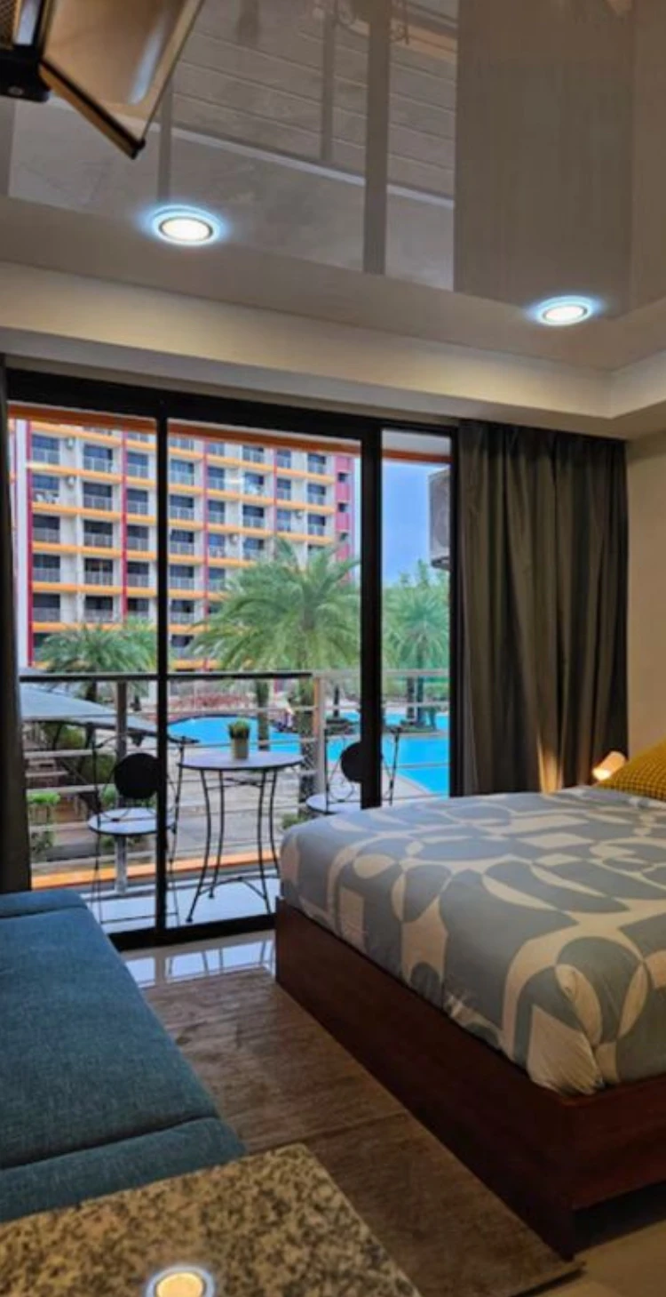 รูปภาพของอพาร์ทเมนต์ Thai Studio Condotel 777 ตั้งอยู่ติดกับชายหาดที่ยาวที่สุดและสะอาดที่สุด