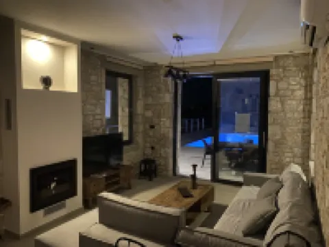 PIERRES BLANCHES WITH PRIVATE POOLS