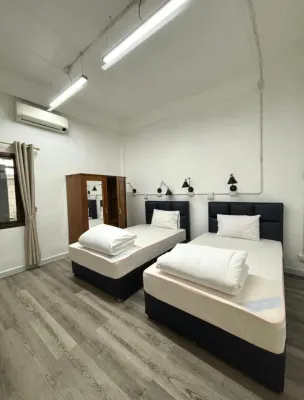 Barn1920s Hostel