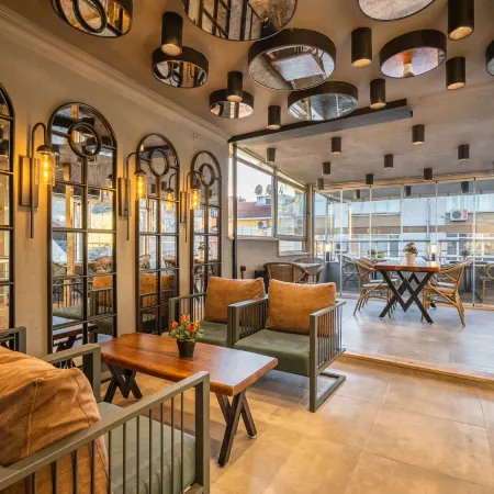 Cube Suites