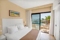 Sky View Suites Hotel - พร้อมระเบียง