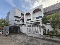 Ekkamai 5BR Town house | Private Onsen | Bangkok VVBKK35 - Bungalows