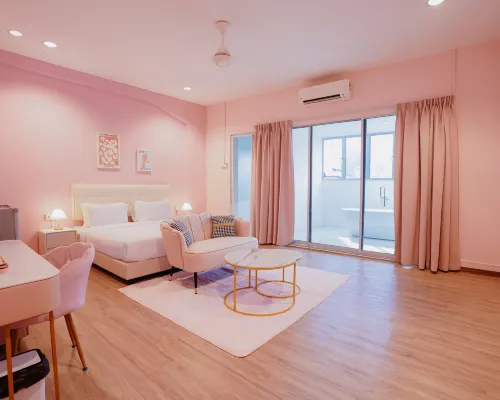 The Pink Boutique Hoteles cerca de Complejo Komtar