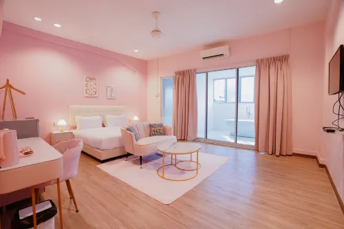 The Pink Boutique - 3-Star