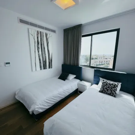 Luxury 2BR Penthouse w/ Pool