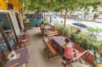 Pan's Place Guesthouse - 2-Star