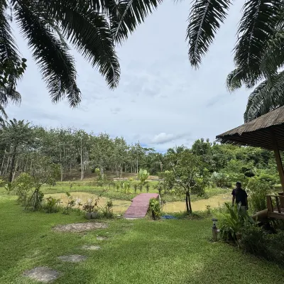 Lak Kao Nai Resort Hotels near Cheow Lan Dam (Ratchaprapa Dam)