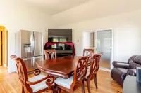 Cozy 5 Bedroom House, Central AC, Best for Work and Family Group Trip Hotels in Richmond
