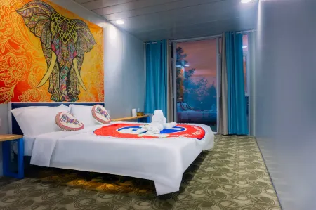 Pool Party Hotel Отели рядом с достопримечательностью «Wat That»