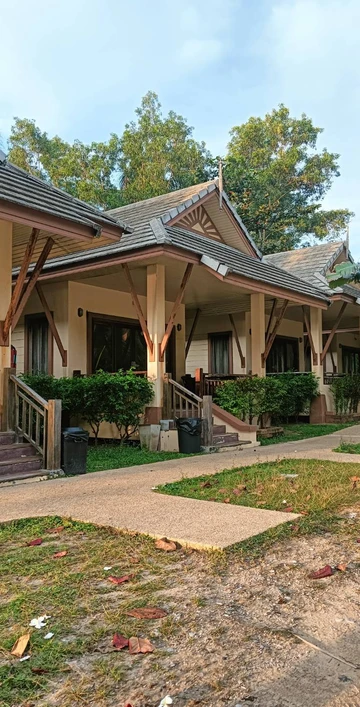 รูปภาพของชายทะเลขนอม