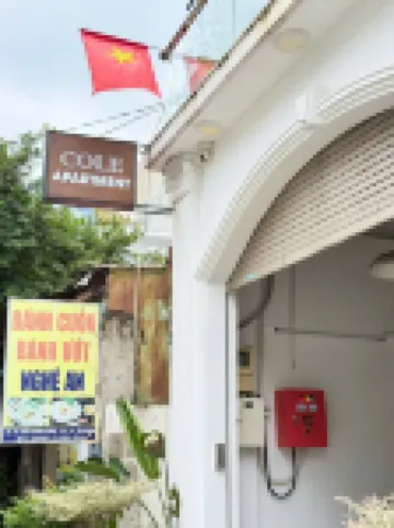 COLE APARTMENT & HOTEL Parish Chau Nam周辺のホテル