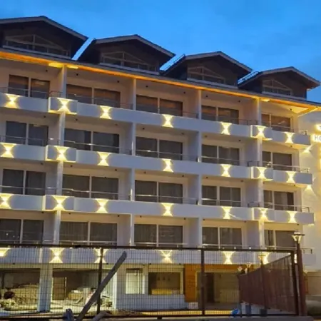 Hotel Skyline Manali Walking to Mall Road Centrally Heated