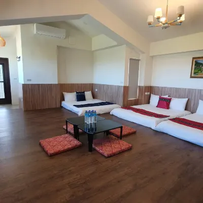 Secret Garden Homestay. Các khách sạn gần Công viên Cikasuan Park